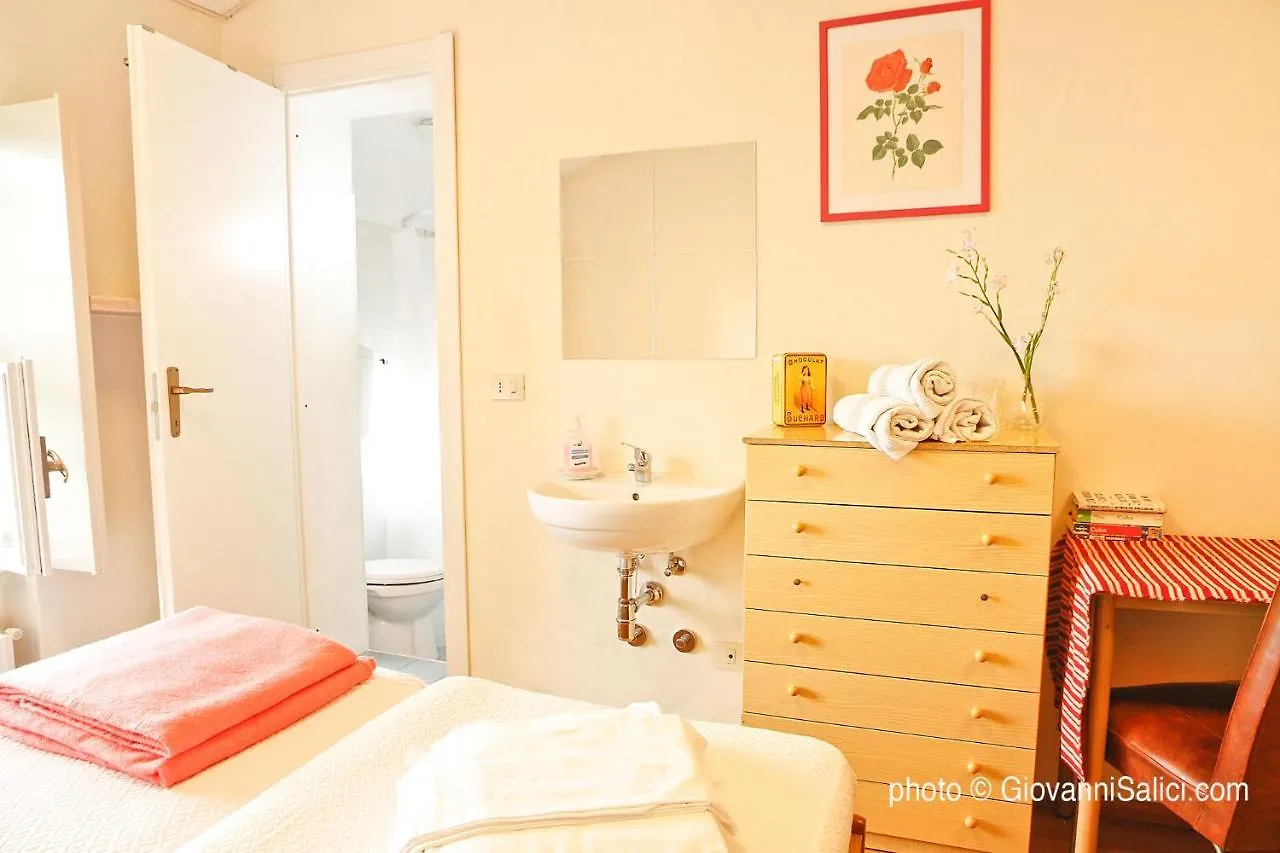 Santangela Hostel & Rooms Menaggio